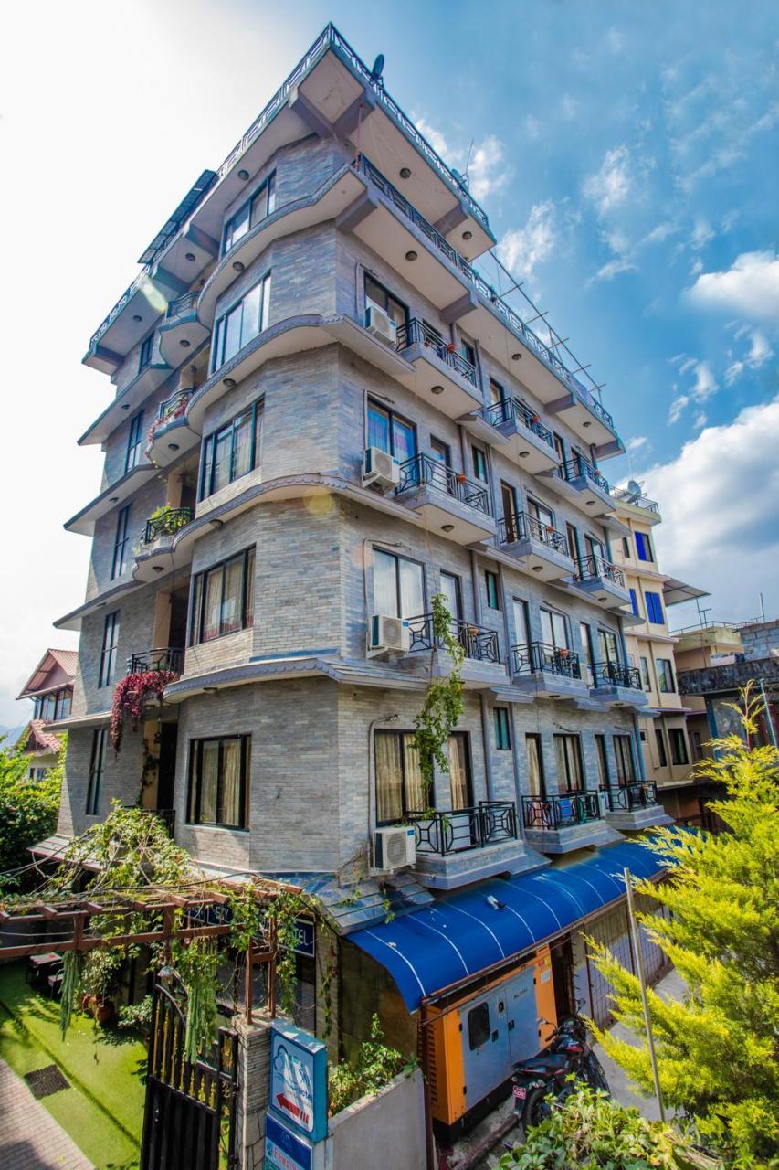 Silver Sky Hotel ポカラ エクステリア 写真